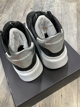 Load image into Gallery viewer, Casual Shoes Womens 8
