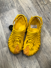 Load image into Gallery viewer, Crocs Casual Shoes Mens 10
