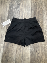 Load image into Gallery viewer, Lululemon Shorts Size Medium (6)
