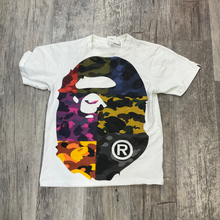 Load image into Gallery viewer, Bape T-shirt Size Medium
