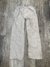 Load image into Gallery viewer, Brandy Melville Khakis Size Small
