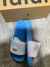 Load image into Gallery viewer, Lululemon Sandals Mens 10
